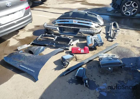 2021 Chevrolet Silverado 1500 2Wd Short Bed Lt z USA, uszkodzony, nr VIN 1GCPWCED5MZ220472